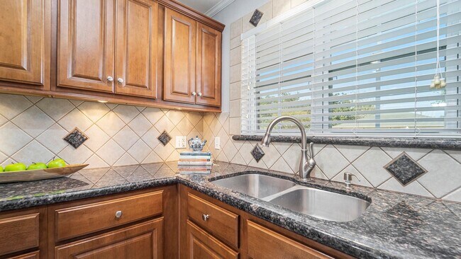 Building Photo - 4537 Sanford Rd