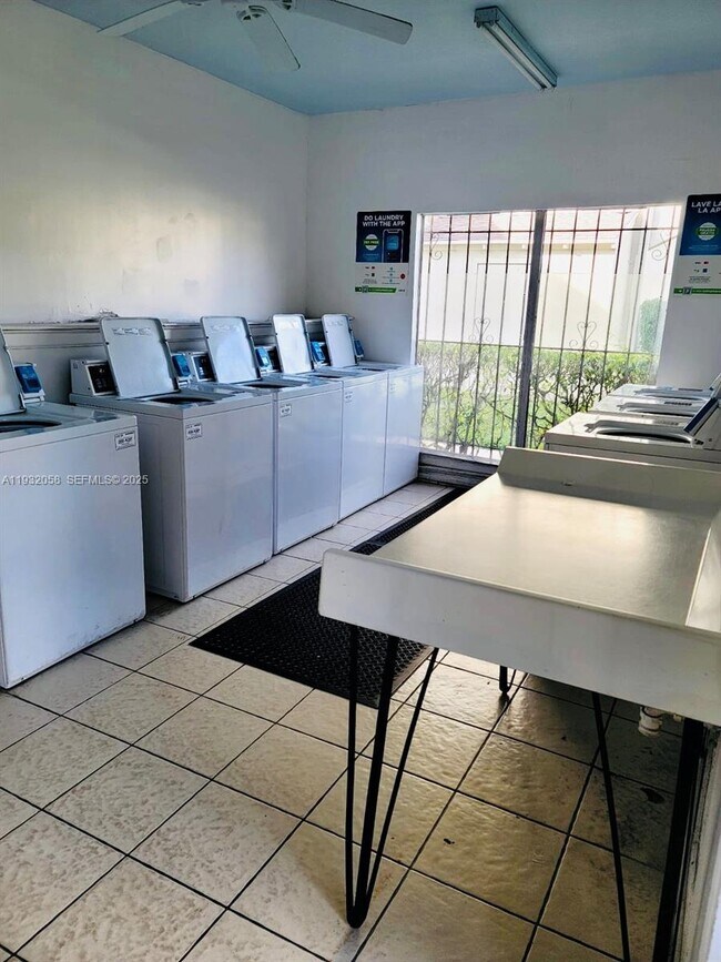 Building Photo - 1500 N Congress Ave