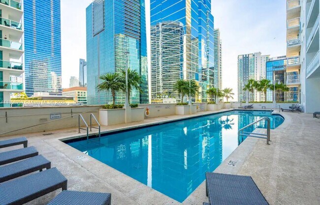 Building Photo - 1200 Brickell Bay Dr