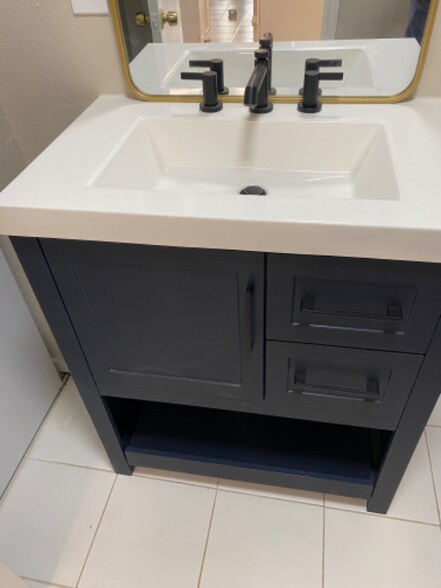 Building Photo - 904 Tulane St