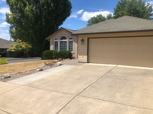Building Photo - Coming Soon... Well-Maintained 3 Bedroom H...