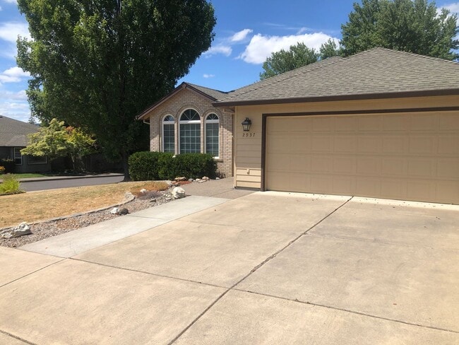 Building Photo - Coming Soon... Well-Maintained 3 Bedroom Home with RV Parking!