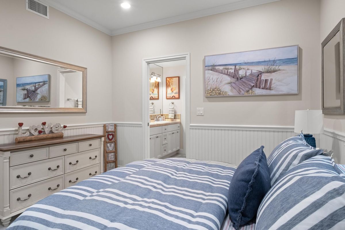 Building Photo - 3306 Highland Ave