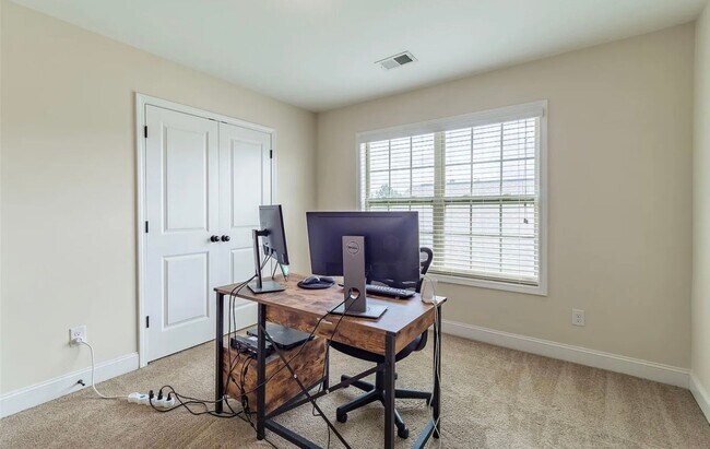 Building Photo - Stunning 3 Bedroom, 2.5 Bathroom- Concord Park in Cayce! Available July 2026!