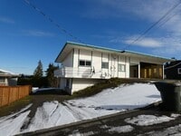 Building Photo - **Spacious Duplex** Lower Level