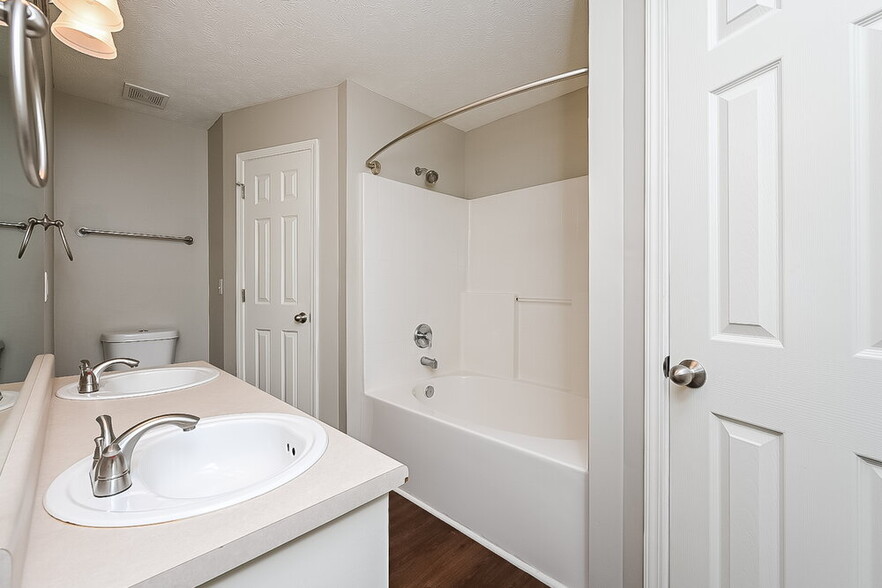 Building Photo - 901 Pebble Beach Cir