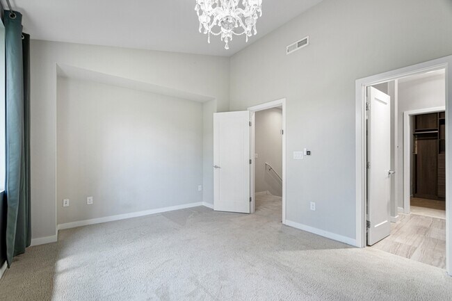 Building Photo - 13955 NE 15th Ct