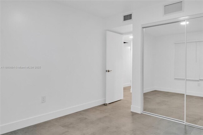 Building Photo - 610 NW 11th St