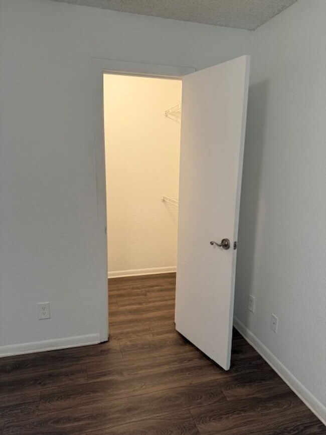 Building Photo - Lexington Place - 0326