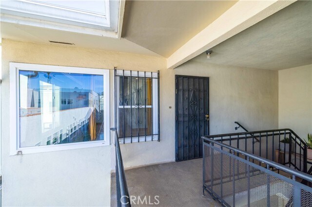 Building Photo - 1227 E 1st St