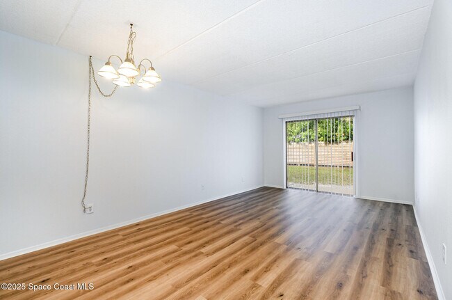 Building Photo - 204 Seminole Ave W