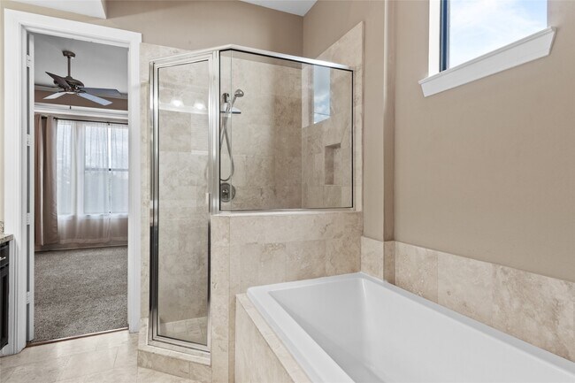 Building Photo - 1411 Elgin St