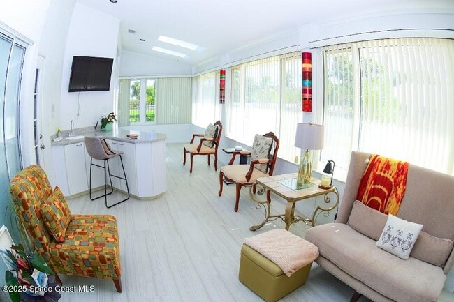 Building Photo - 101 Island Grove Dr