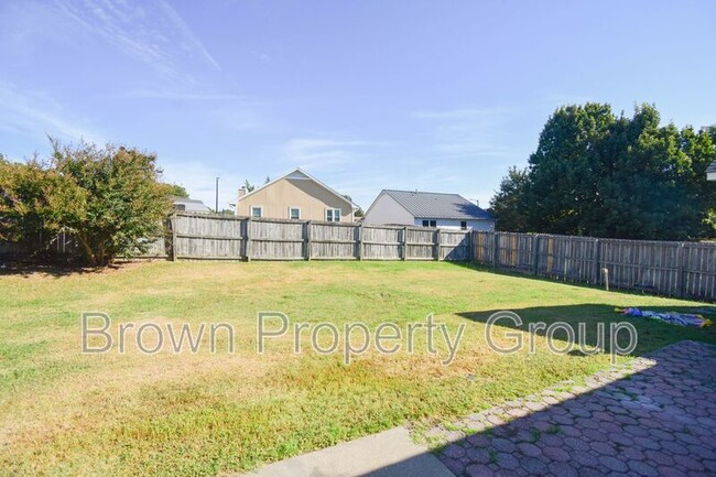 Building Photo - 5598 Windy Knoll Pl