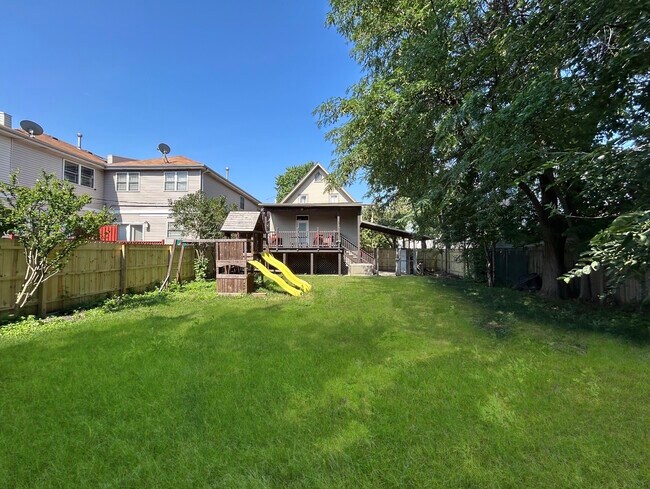 Building Photo - 4317 N Kenneth Ave