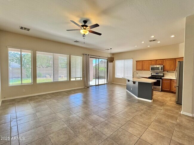 Building Photo - 2671 S Dragoon Dr