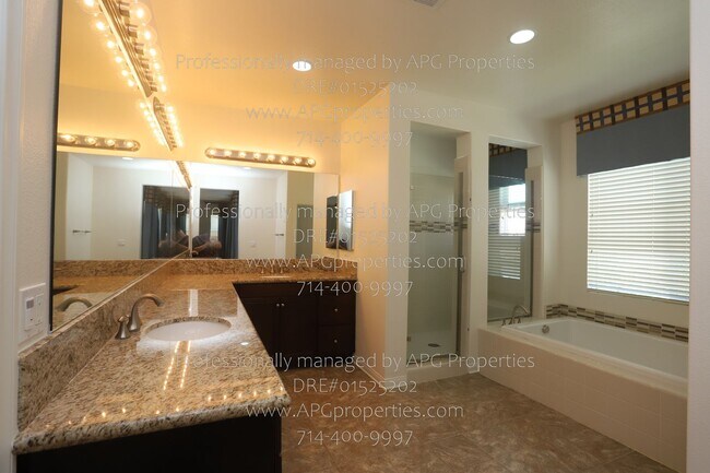 Building Photo - 509 S Trident St
