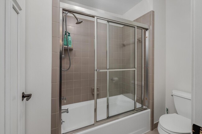 Building Photo - 7040 Royal Villa Ct