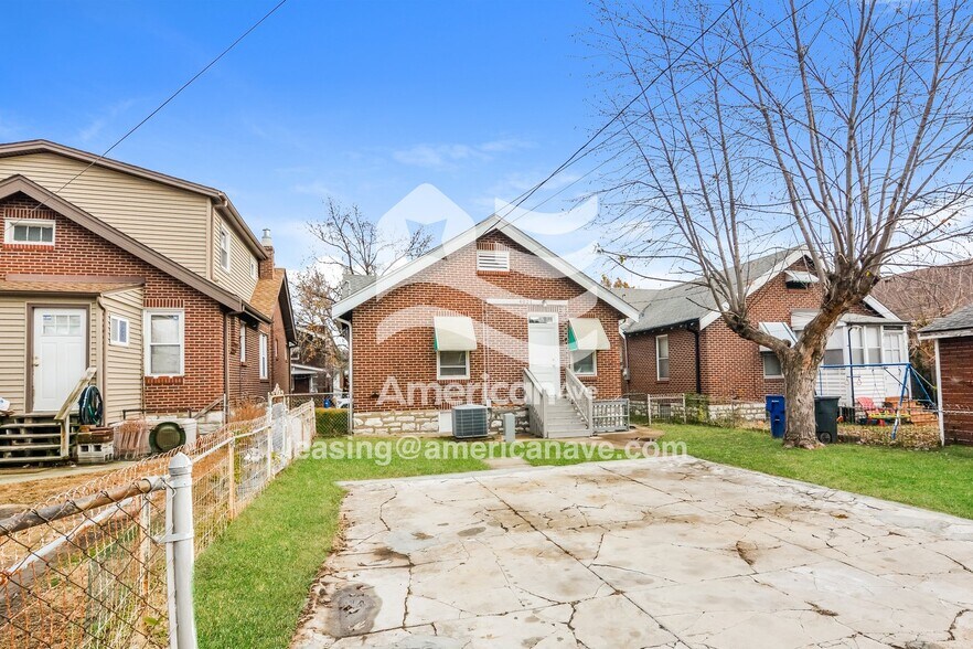 Building Photo - 4021 S Spring Ave