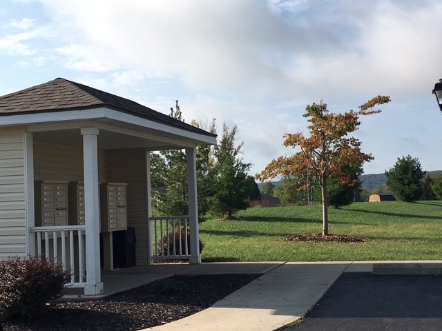 Building Photo - Cross Creek Meadows