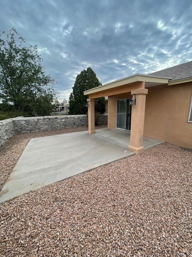 Building Photo - Cozy 3 Bedroom/2 Bath Home in Las Colinas