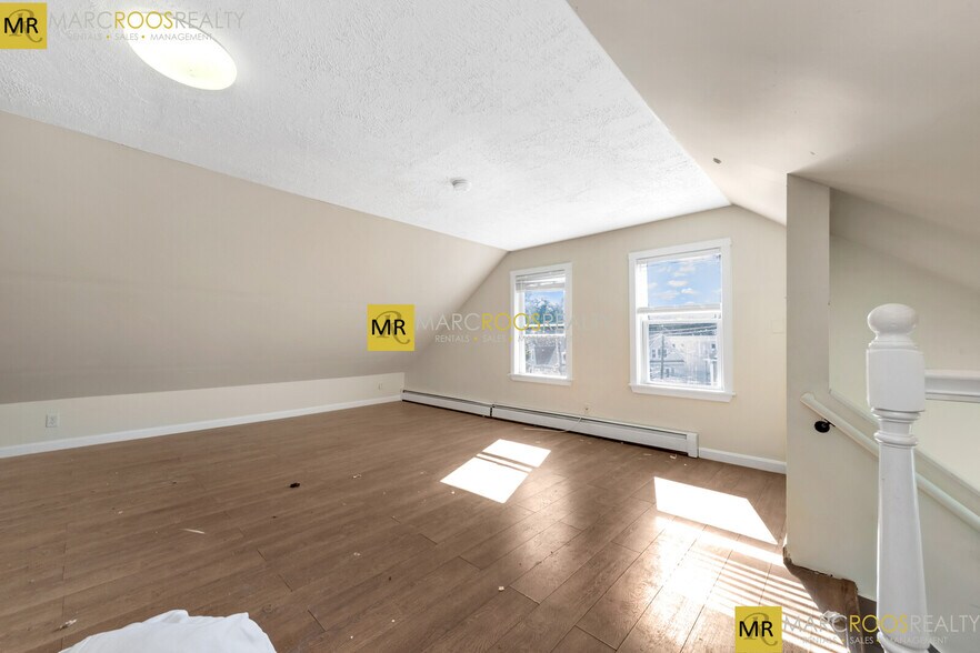 Building Photo - 31 Champney St