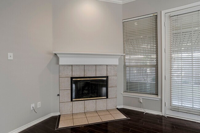 Building Photo - 5923 Flintshire Ct