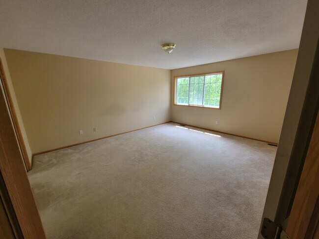 Building Photo - 6855 Woodland Ave