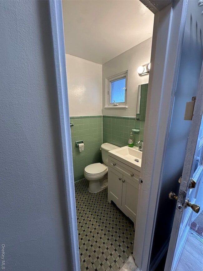 Building Photo - 36 S Middletown Rd