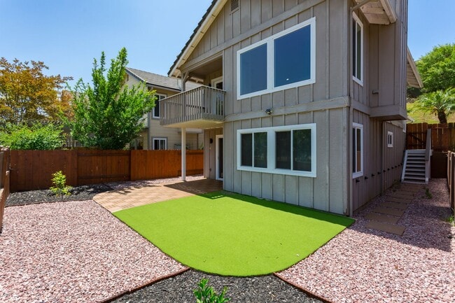 Building Photo - Modern Home in West Village of Singing Hills