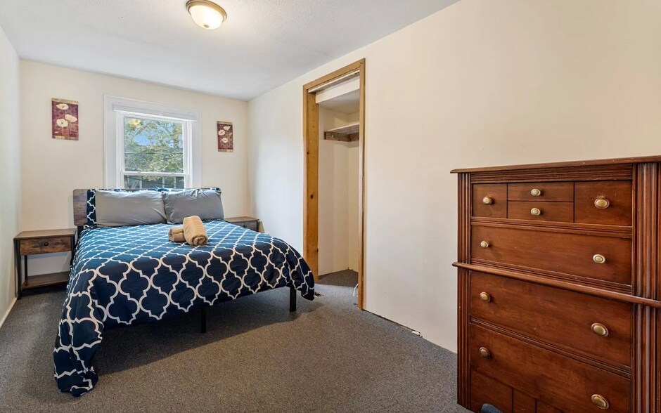 Building Photo - 136 Fayette St