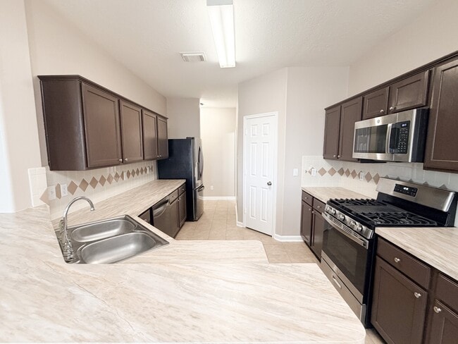 Building Photo - 4422 Park Trail Ln