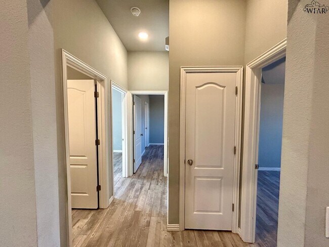 Building Photo - 5025 Olivia Ln