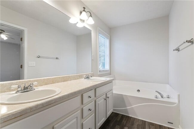 Building Photo - 1460 Wynsong Ct