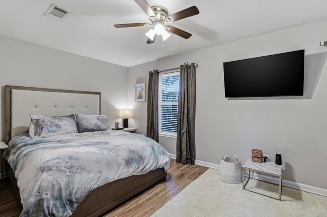 Building Photo - 1241 N Bronough St