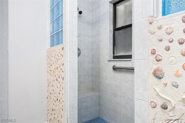 Building Photo - 7261 Albany Rd