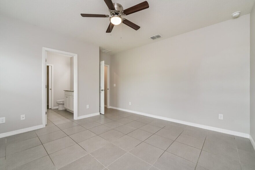 Building Photo - 370 Colonade Ct