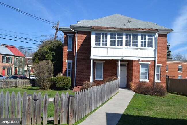 Building Photo - 200 W All Saints St