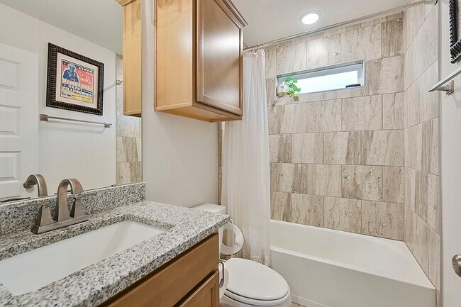 Building Photo - 3408 Pointe du Hoc Dr