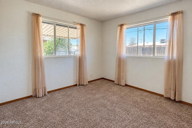 Building Photo - 12811 N 111th Dr