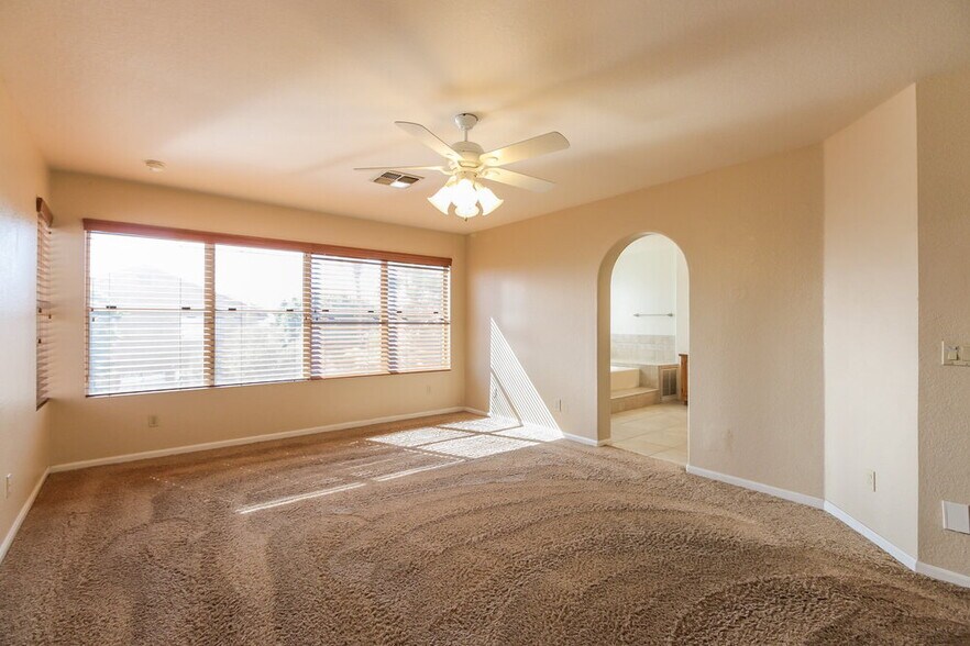 Building Photo - 16420 S 38th St