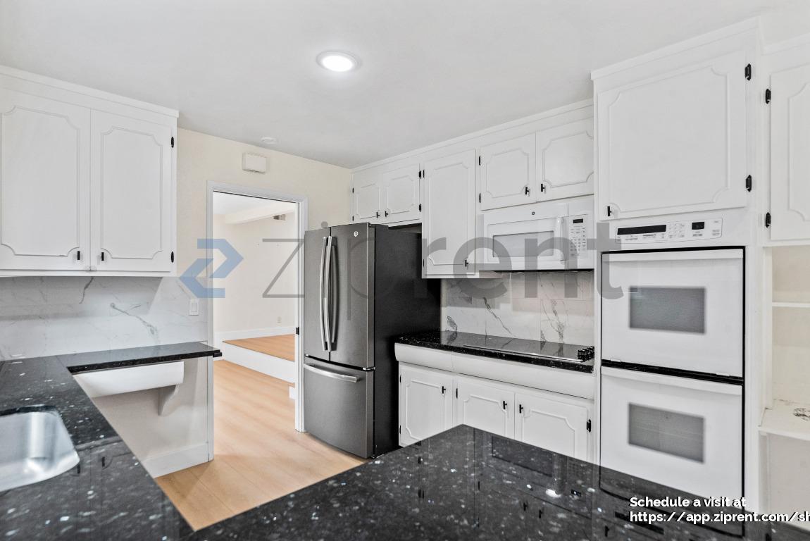 Building Photo - 1019 Pilinut Ct