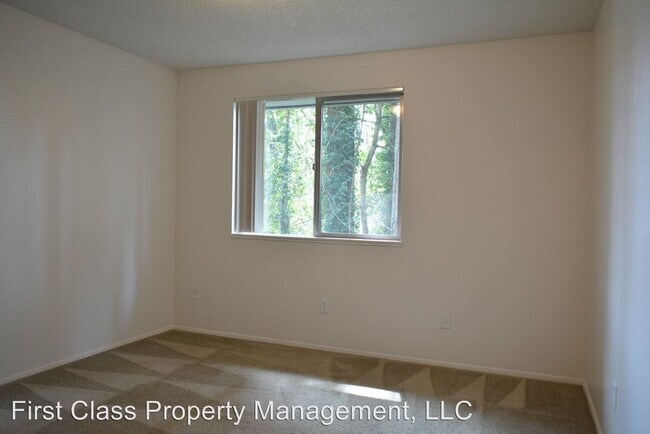 Building Photo - 4628 Oakridge Rd