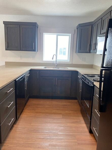 Building Photo - 640 Lincoln St