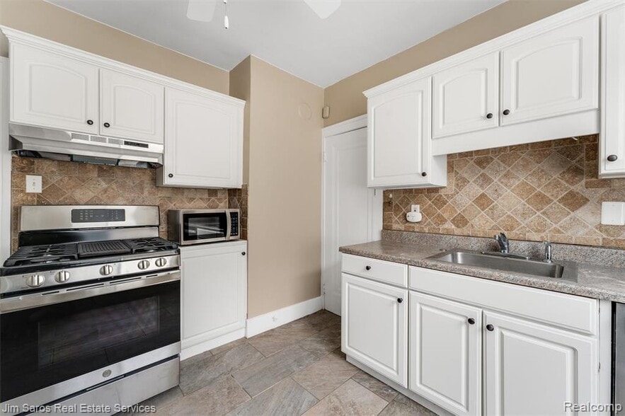 Building Photo - 1308 Beaconsfield Ave