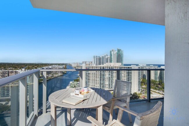 Building Photo - 4010 S Ocean Dr