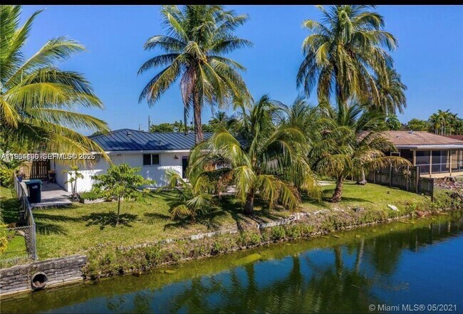 Building Photo - 2100 SW 100th Ave