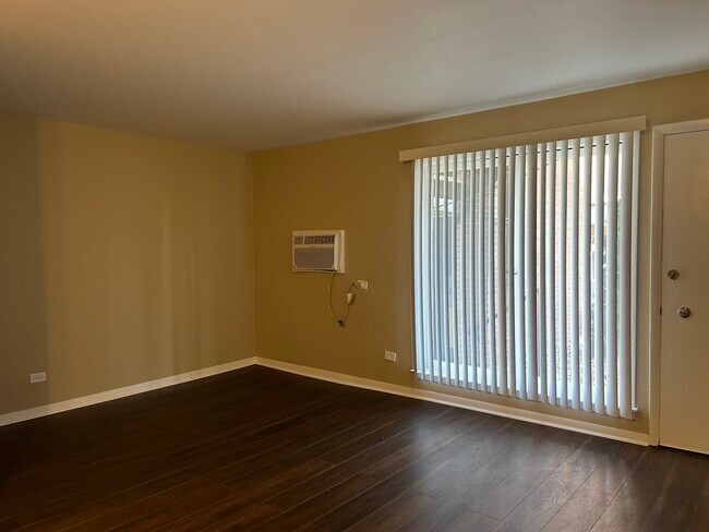 Building Photo - 6300 W 63rd St