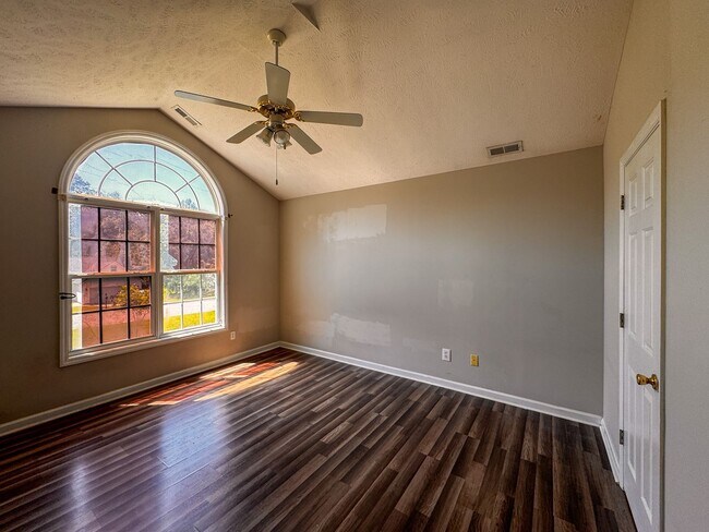 Building Photo - Charming 3 Bed 2 Bath Plus Bonus Room in Raeford