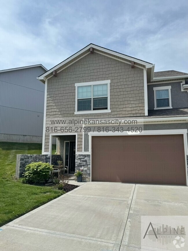 Building Photo - Beautiful Parkville Town Home Coming Soon!